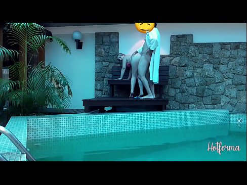 ❤️ El cap convida la criada a la piscina, però no va poder resistir-se a una calor ️  Sexe al porno ca.xxx-wow-net.ru ❌️