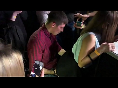 ❤️ Sexe real en una discoteca russa. Noia russa de 18 anys a l'anus i la vagina follada en una discoteca ️  Sexe al porno ca.xxx-wow-net.ru ❌️